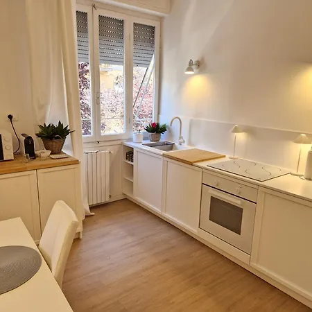 La Casa Bianca Di Jo Специя